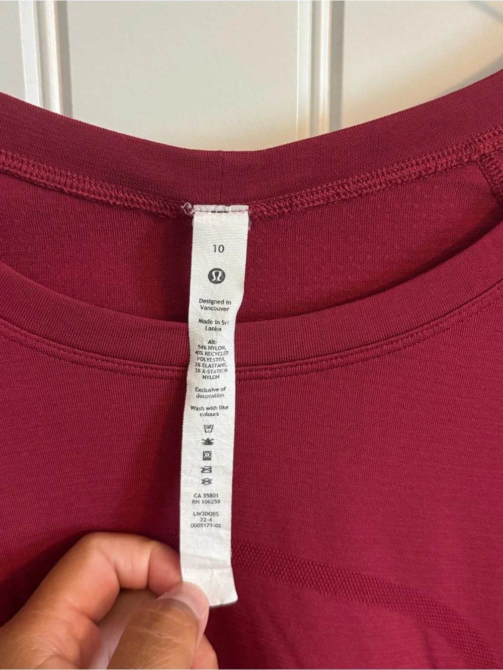 Lululemon Swiftly Tech long-Sleeve Magenta color Size 10